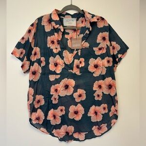 NWT. Acacia RTW. Ulupalakua Top in Hibiscus